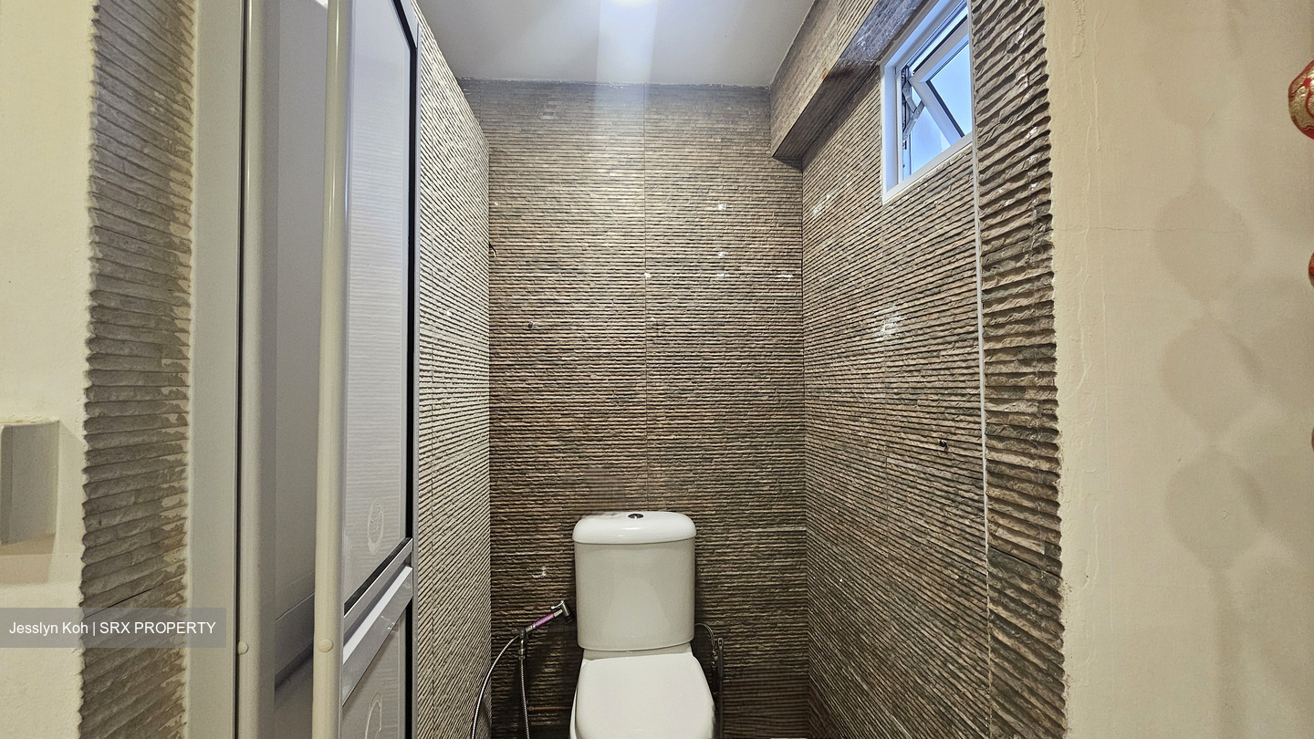 Bedok Shopping Complex (D16), Shop House #467796881